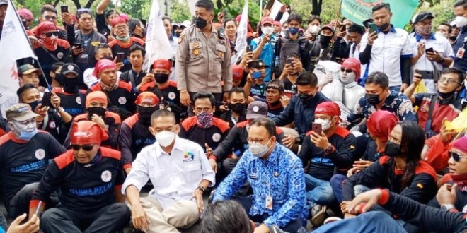 Peduli dengan Kesejahteraan Buruh Anies Baswedan Menaikkan UMP DKI Jakarta